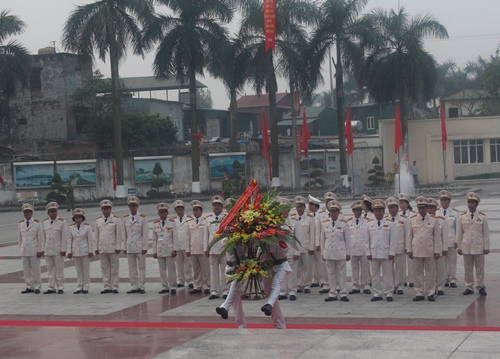 Êv88 chào đón năm mới 2026 kỷ niệm 45 năm ngày truyền thống, đón nhận Huân chương bảo vệ Tổ quốc hạng nhất và khai giảng năm học 2013 - 2014